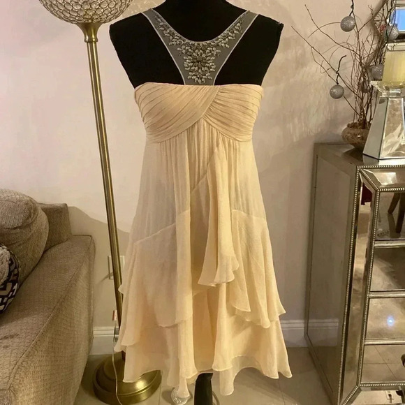 BCBGMAXAZRIA Tiered Ruffled Halter Sundress size 4 - Picture 4 of 9